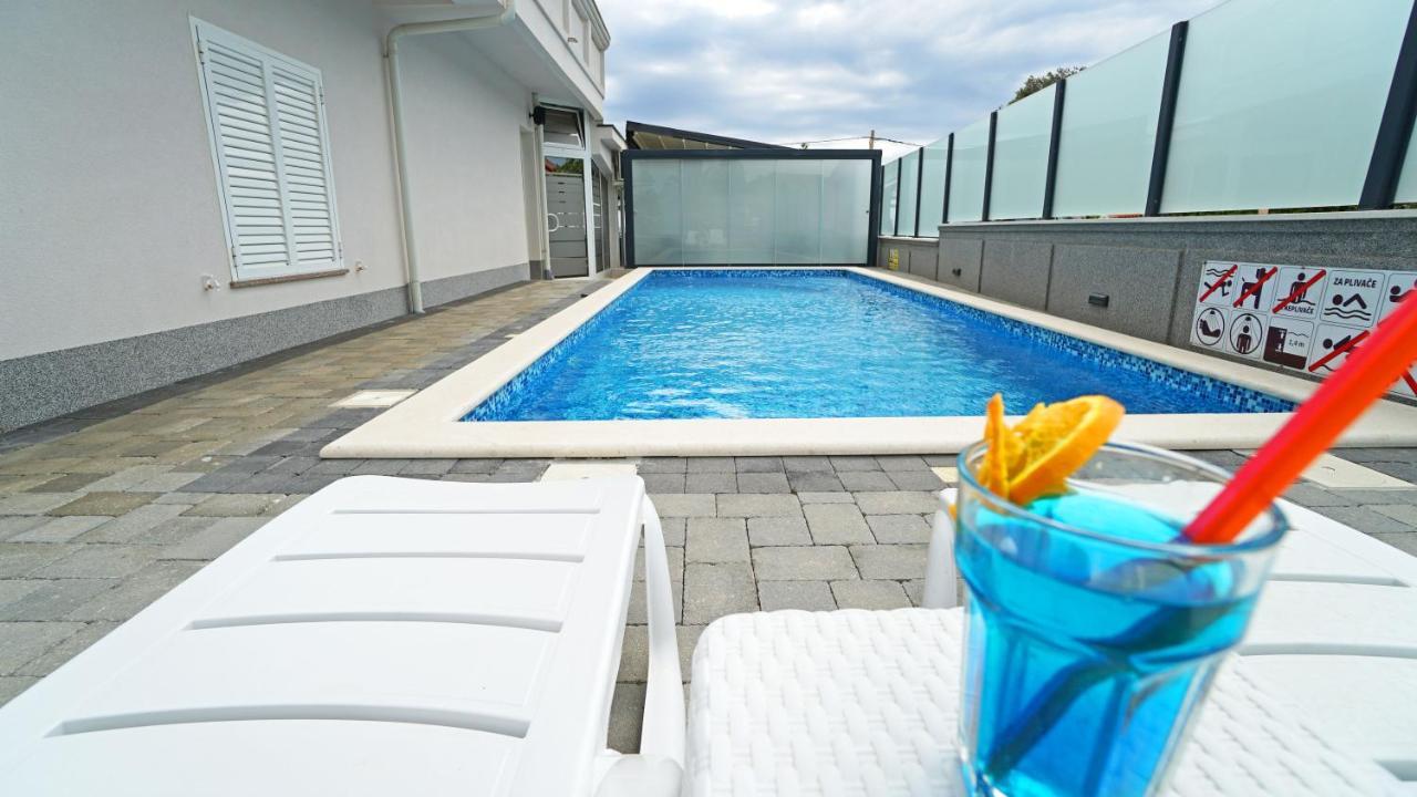 Apartments Paradiso Vir Zewnętrze zdjęcie